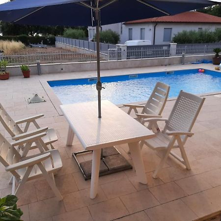 Nice, Cosy Studio Apartment With Shared Outdoor Pool Banjole Exterior foto
