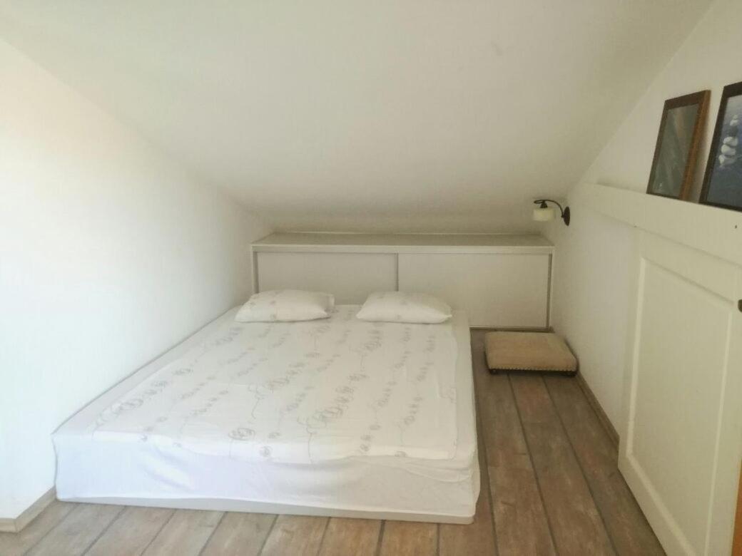 Nice, Cosy Studio Apartment With Shared Outdoor Pool Banjole Exterior foto